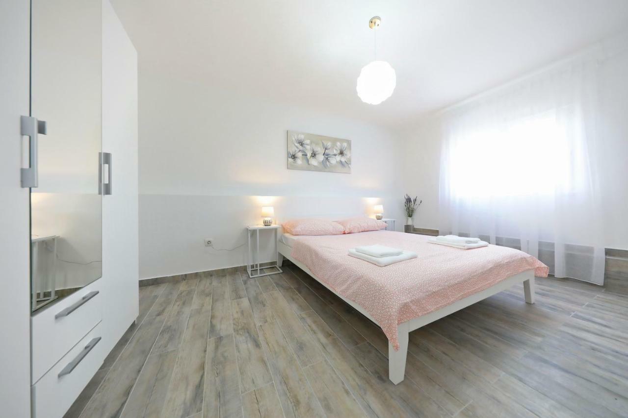 Apartmani Neva, Pridraga 외부 사진