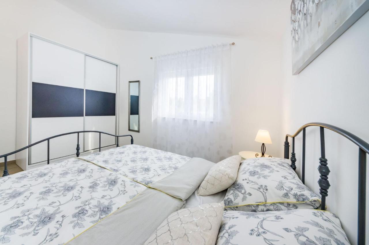 Apartmani Neva, Pridraga 외부 사진